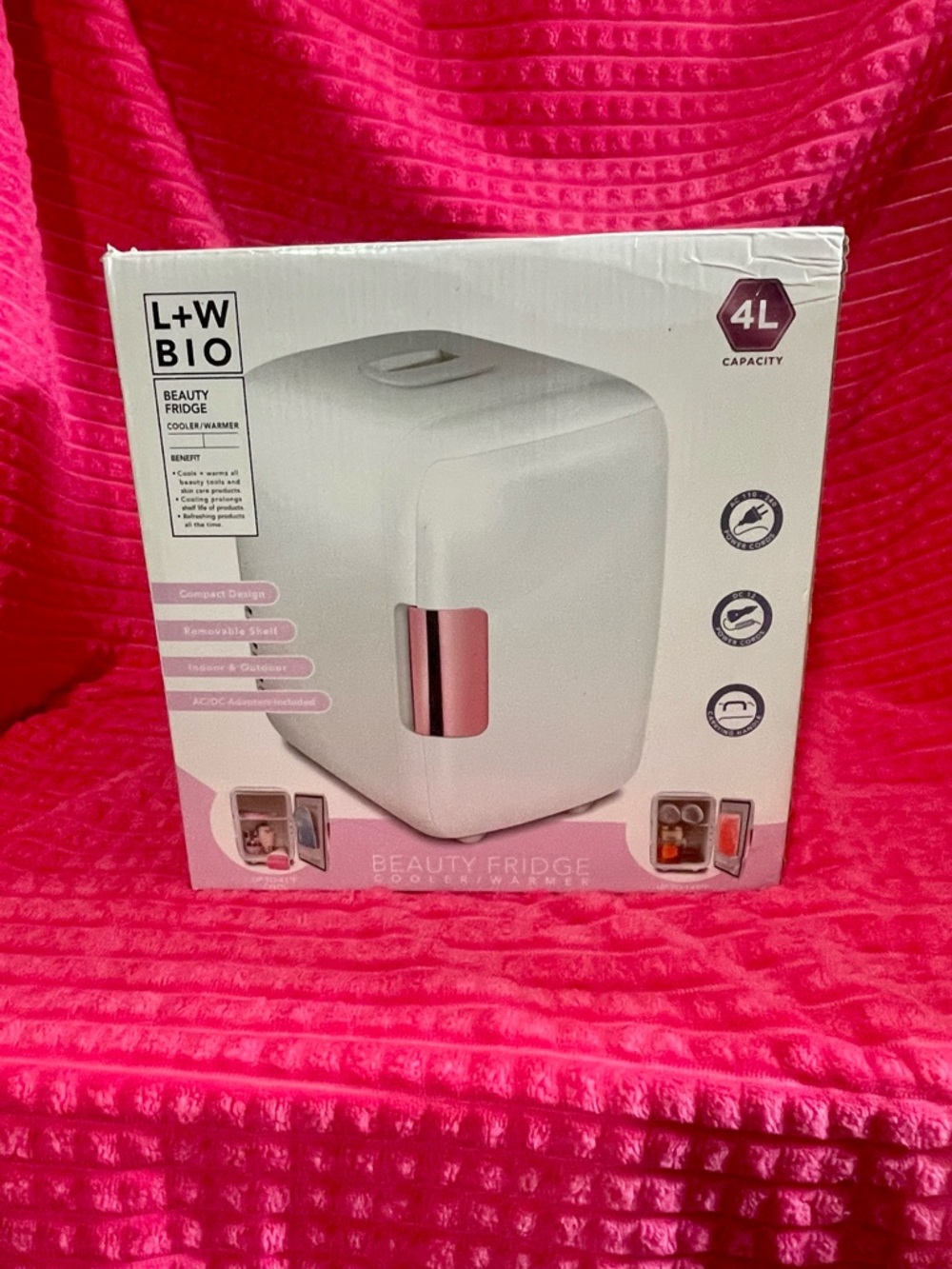 L+W Bio Mini Personal Pink Makeup Fridge 4L
Cooler & Warmer
Beauty Products
